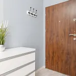 Emilii Plater Chic By Bookinghost *