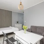 Emilii Plater Chic By Bookinghost