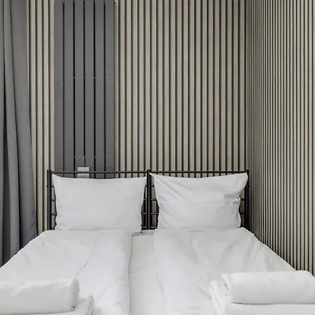 Emilii Plater Chic By Bookinghost * Szczecin