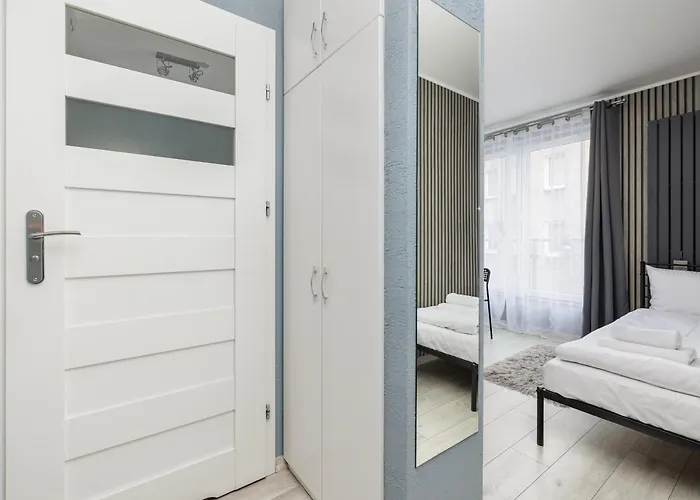 Emilii Plater Chic By Bookinghost Szczecin