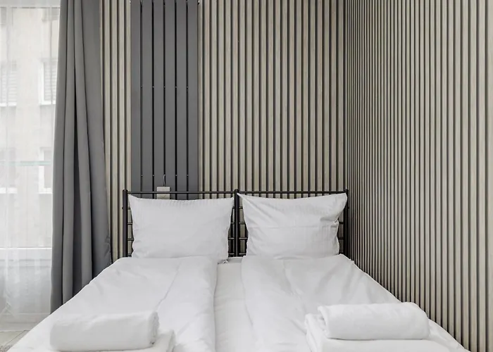 Emilii Plater Chic By Bookinghost * Szczecin