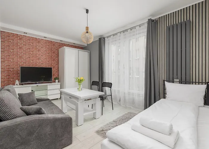 Emilii Plater Chic By Bookinghost Szczecin